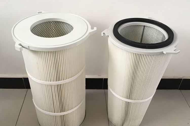 外三耳开云（中国）是由一定长度的滤料成褶，首尾粘合而成的过滤筒，该滤筒无笼骨，安装简便