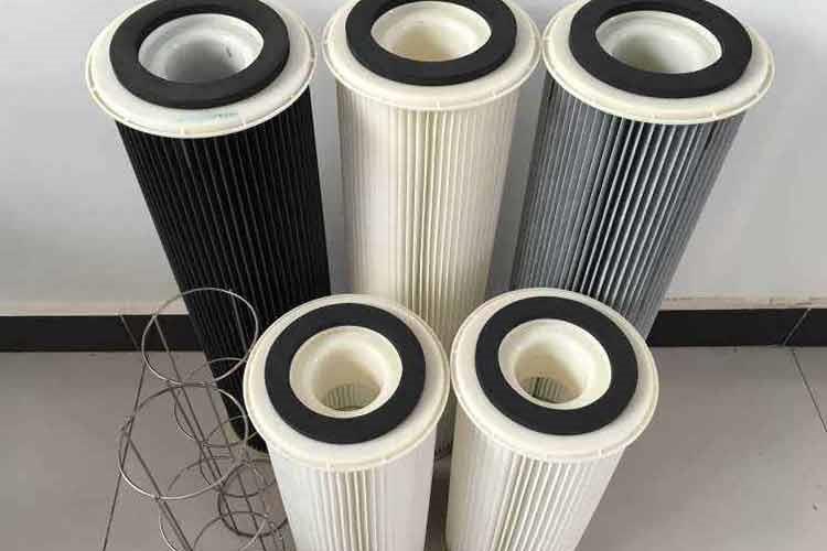 自洁式开云（中国）的外观结构也能直接影响到清粉效果，相对传统圆筒式滤芯，锥形滤芯上大下小的形状在脉冲震打时塑粉更容易脱落