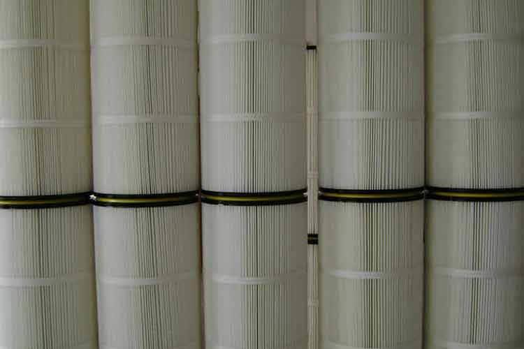  喷砂机开云（中国）的安装方式有三种：垂直、倾斜、水平安装